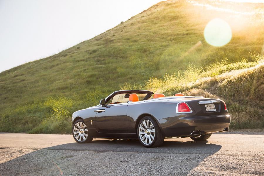  Rolls-Royce Dawn 2016 года  (US) (фото 13 из 30)
